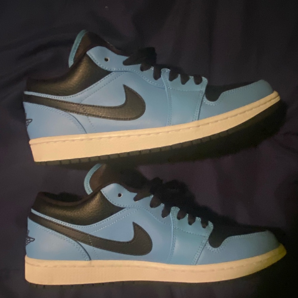 Jordan 1 lows university blue black